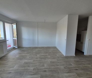 Wohnung mit Einbauküche und schönem Ausblick!! - Photo 3