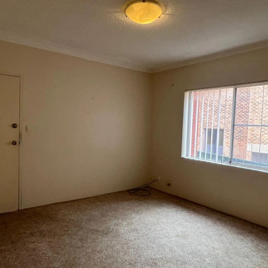 Conveniently Located One Bedroom Apartment - Photo 1