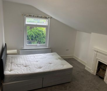 Room in a Shared House, Brook Road, CR7 - Photo 4