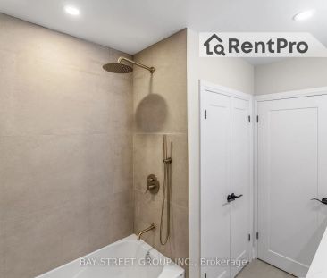 Detached Home For Lease | W9231450 - Photo 4