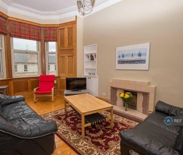 4 bedroom flat to rent - Photo 1