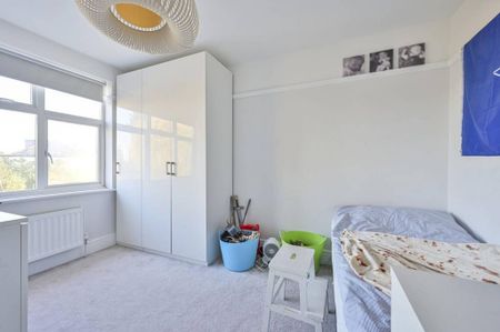 4 bedroom terraced house to rent - Photo 3