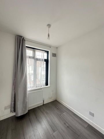 4 Bed Terraced House, Lorne Road, HA3 - Photo 2