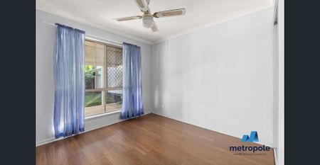 THREE BEDROOM HOME IN CONVENIENT LOCATION - Photo 5