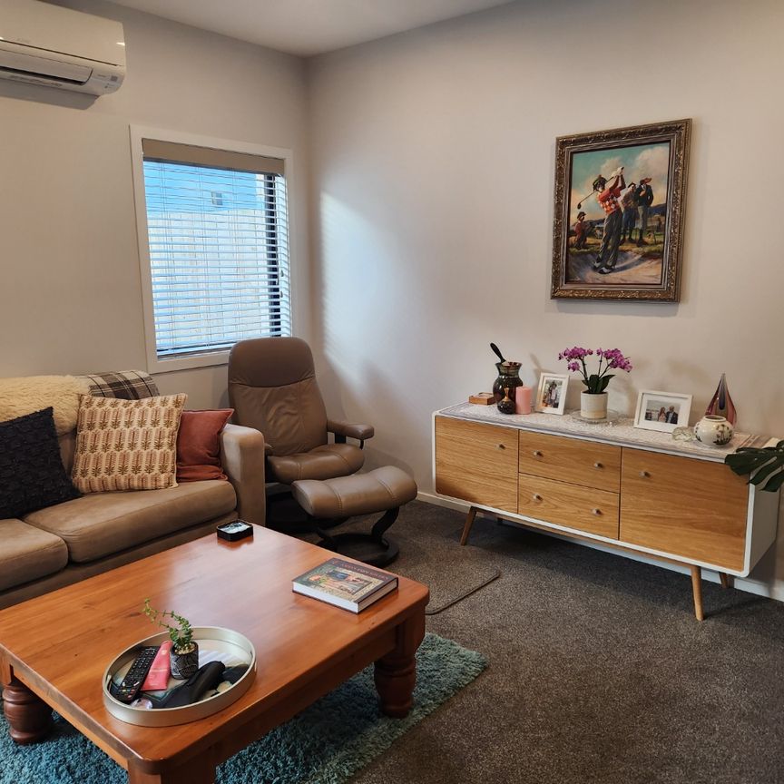 Central Hutt Living – 3 Bedrooms Plus - Photo 1