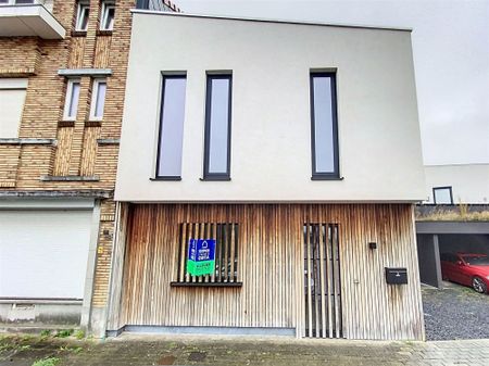 Rijwoning met 3 slaapkamers, terras en tuin - Foto 3