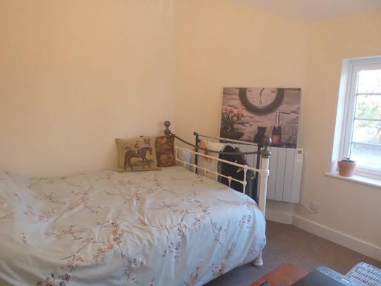 2 bedroom semi-detached house to rent - Photo 1