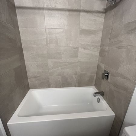 YORK HOUSE - Photo 4