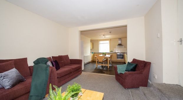 10 Manor Terrace, Headingley, Leeds, LS6 1BU - Photo 1