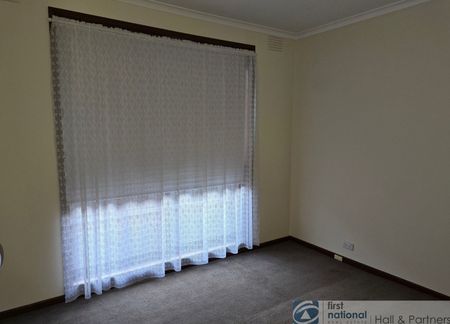 Modern 3-Bedroom Unit in a Quiet, Well-Maintained Block - Photo 4