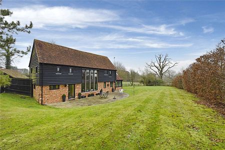 A beautifully presented detached home with wonderful views - Photo 3