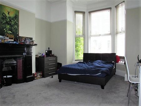 House - Terraced For Rent Waverley Road, Southsea - Photo 5