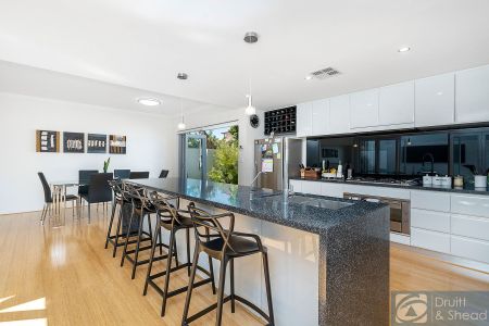 Stunning Executive Townhouse In The Heart of Mount Lawley - Photo 5