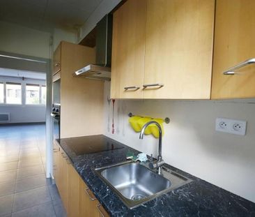 Location Appartement 4 pièces 79m² MILLAU 12100 - Photo 4