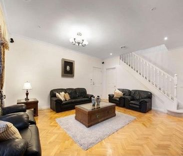 Modern prestige in a great location - Photo 1