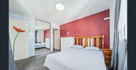 Welcome to this beautiful and spacious apartment - Photo 2