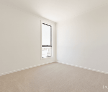 Brand New Luxury Townhome in in Prime Wollert Location! - Photo 5