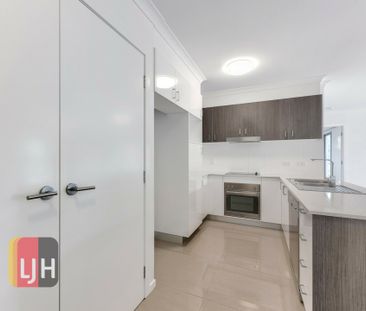 2 BEDROOM UNIT WITH AIR CON & WALK TO TRAIN !! - Photo 6