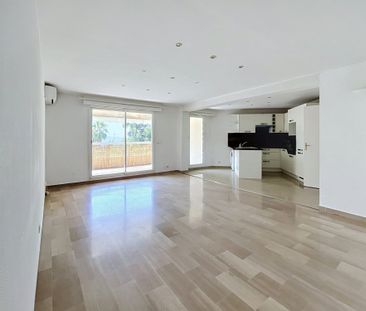 Location Appartement 4 pièces 84m² MOUGINS 06250 - Photo 1