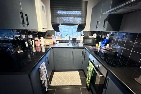 Castell Crescent - Photo 2