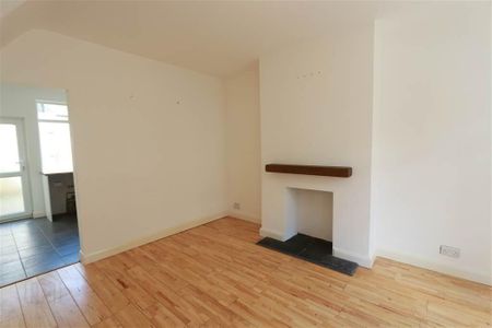 37 Castlereagh Parade, Belfast, BT5 5GT - Photo 2