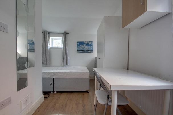 1 bedroom house of multiple occupation to rent - Photo 1