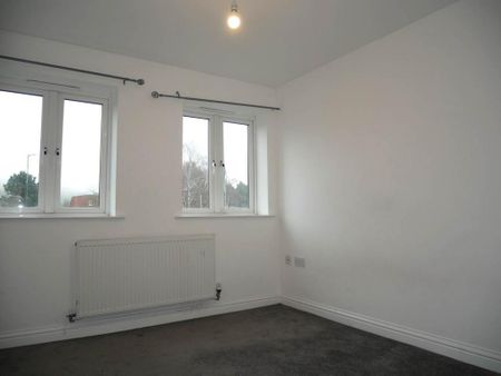 4 bedroom end of terrace house to rent - Photo 4