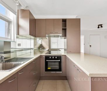 “Light filled haven in a prime position” - Photo 4