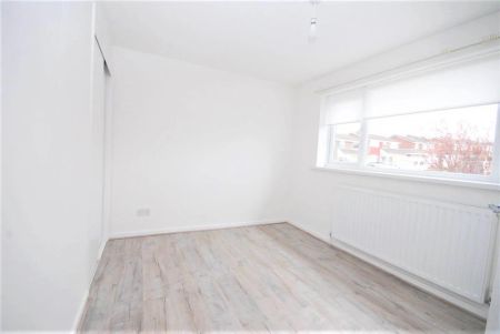 3 bed house to rent in Kings Walk, Chapel Park, NE5 - Photo 3