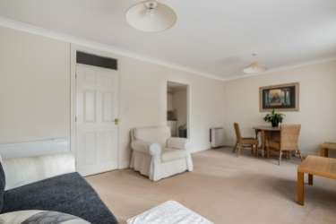 The Manor House, Bennett Crescent, Cowley - Photo 2