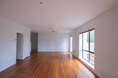 4/3 Mill Park Drive, Mill Park, VIC 3082 - Photo 4