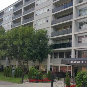 1 Deauville Lane - Photo 2