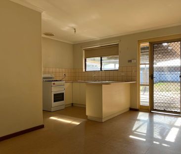 Simple Living - Photo 3