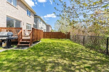 For Lease - 2168 Colonel William Parkway, Oakville, Ontario - Photo 2