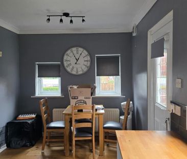 2 bedroom semi-detached house to rent - Photo 5