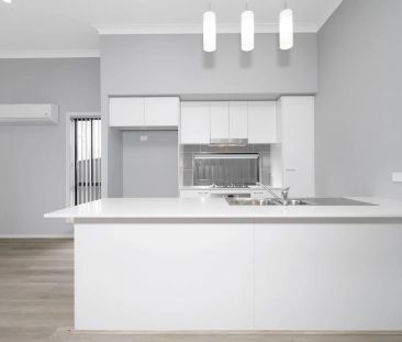 PRESTIGE TOWNHOUSE - Photo 2