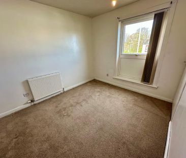 4 bedroom end of terrace house to rent - Photo 4