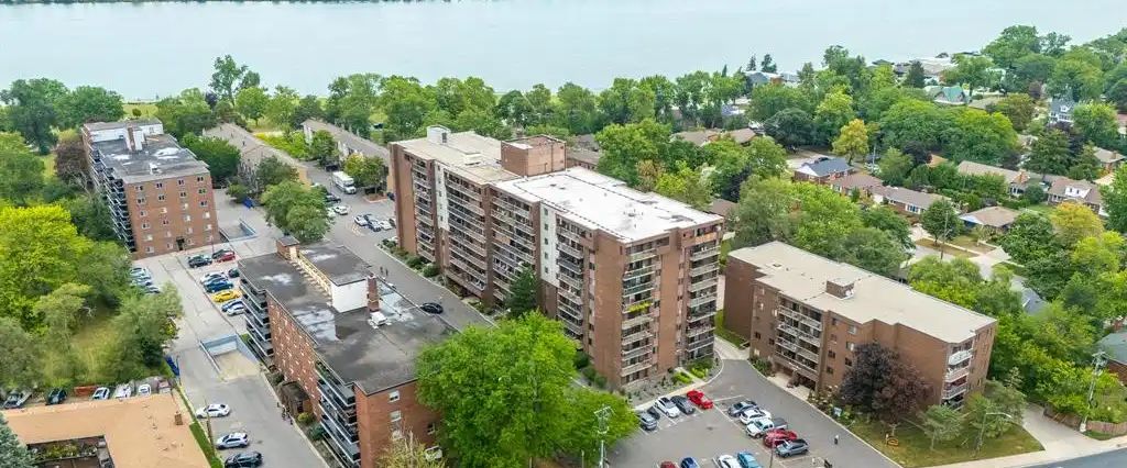 3936 WYANDOTTE STREET Unit# 805 — 2 Bedroom - Photo 1