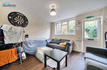 5 bedroom terraced house to rent - Photo 4