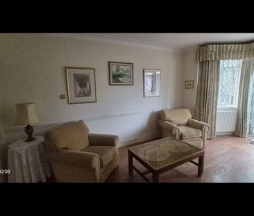 4 Bed Detached House, Hendon Way, NW4 - Photo 3