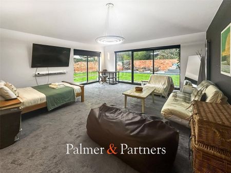 3 bedroom semi-detached house to rent - Photo 3