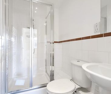 2 bedroom apartment to rent Goldsworth Road, Woking, GU21 - Photo 2