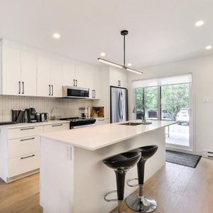 Luxueux condo neuf 4½ à louer – 1350$ / mois* - Photo 2