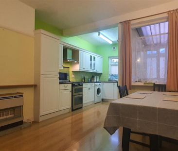 4 bedroom semi-detached bungalow to rent - Photo 6