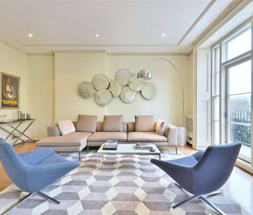 A four bedroom period home is situated in the heart of St. John's W... - Photo 3