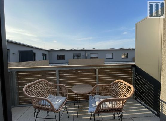 Neuwertige Dachgeschoßwohnung mit Loggia und Terrasse in Wiener Neustadt! - Photo 1