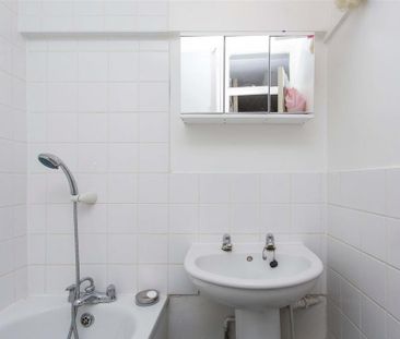 House share to rent - Photo 3