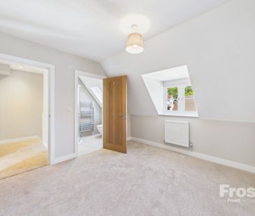 The Courtyard, 73a High Street,SL1 - Photo 4