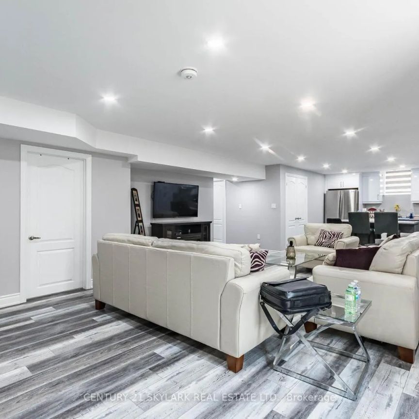 6 VILLANOVA ROAD - Photo 1