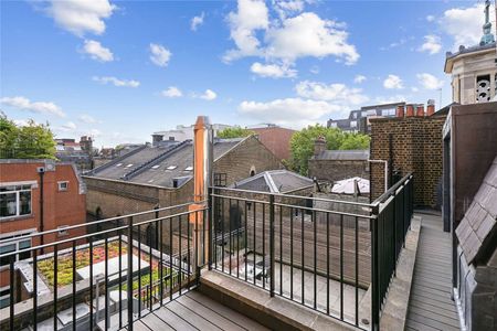 Arranged over two floors, a stunning three bedroom property with two private terraces. - Photo 2